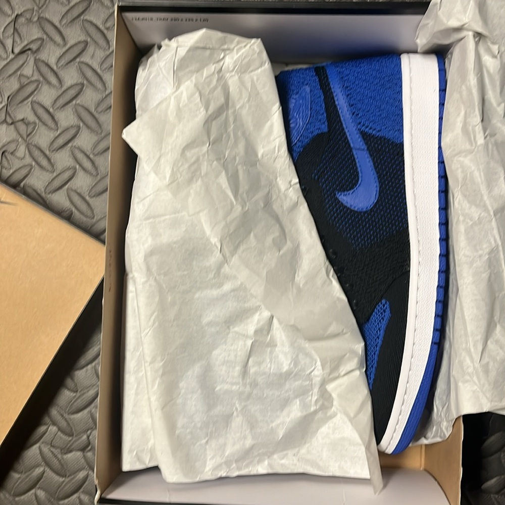 Nike Air Jordan 1 Retro High Flyknit Men’s Size 11 Royal Blue 919704-006… - Picture 13 of 13